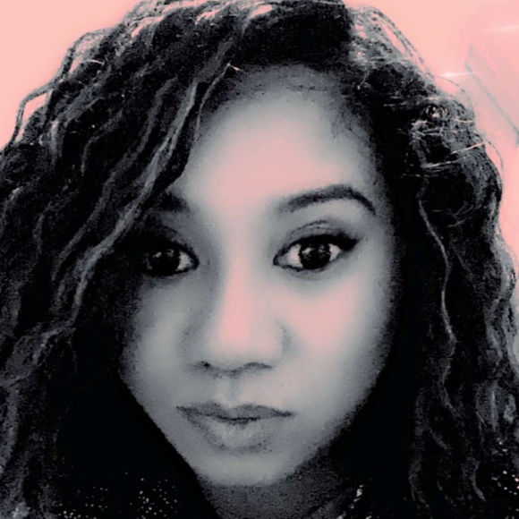 Meet your Posher, Abigail - Picture 2 of 2